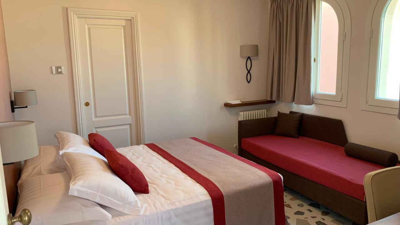Dimora Del Leone Gaeta Bed & Breakfast Luaran gambar